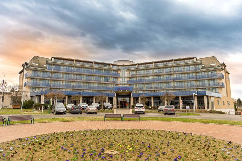 هتل Park Inn By Radisson Sarvar Resort & Spa   All Inclusive