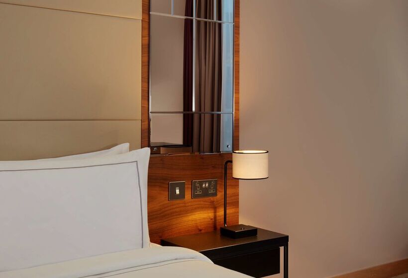 Отель Park Plaza County Hall London