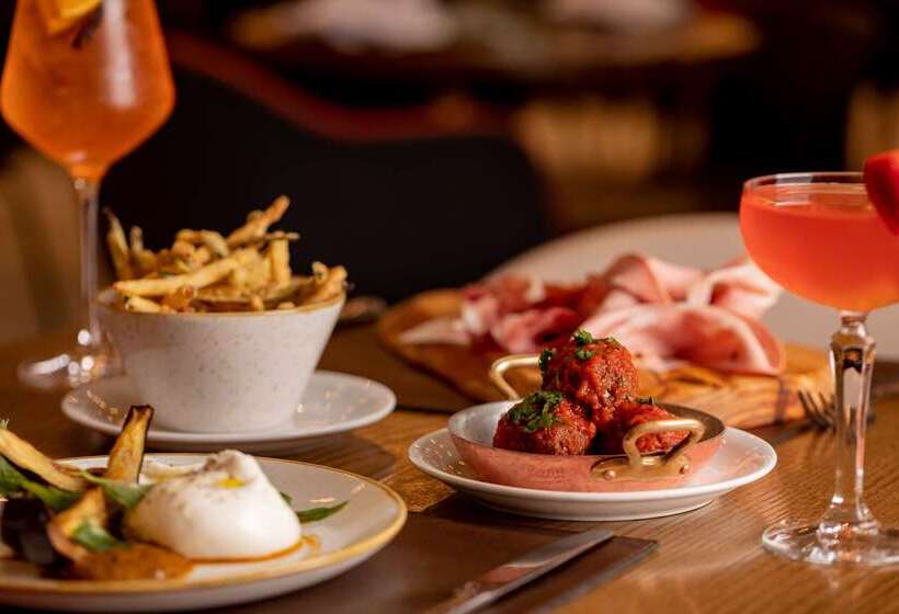 Отель Park Plaza County Hall London