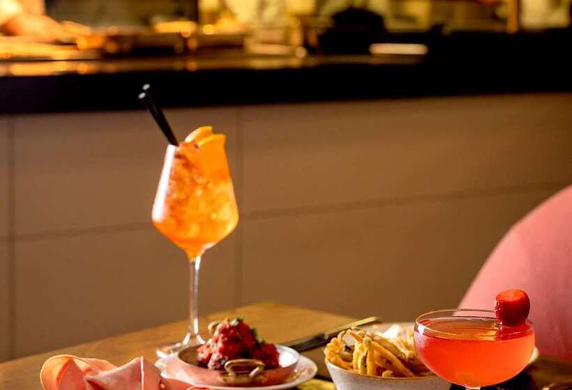 هتل Park Plaza County Hall London