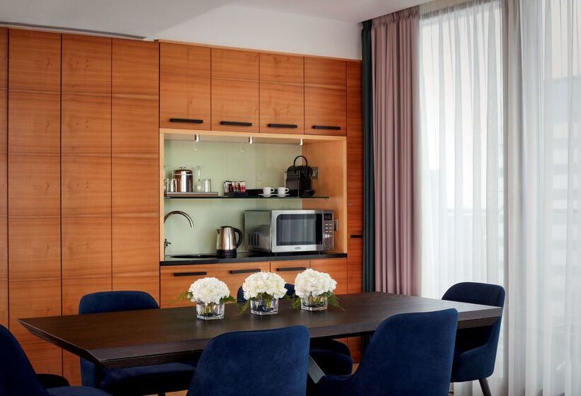 Отель Park Plaza County Hall London