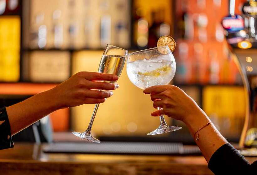 Отель Park Plaza County Hall London