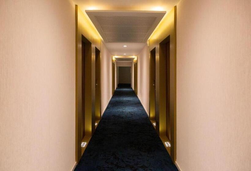 בית מלון כפרי Paxton Paris Mlv