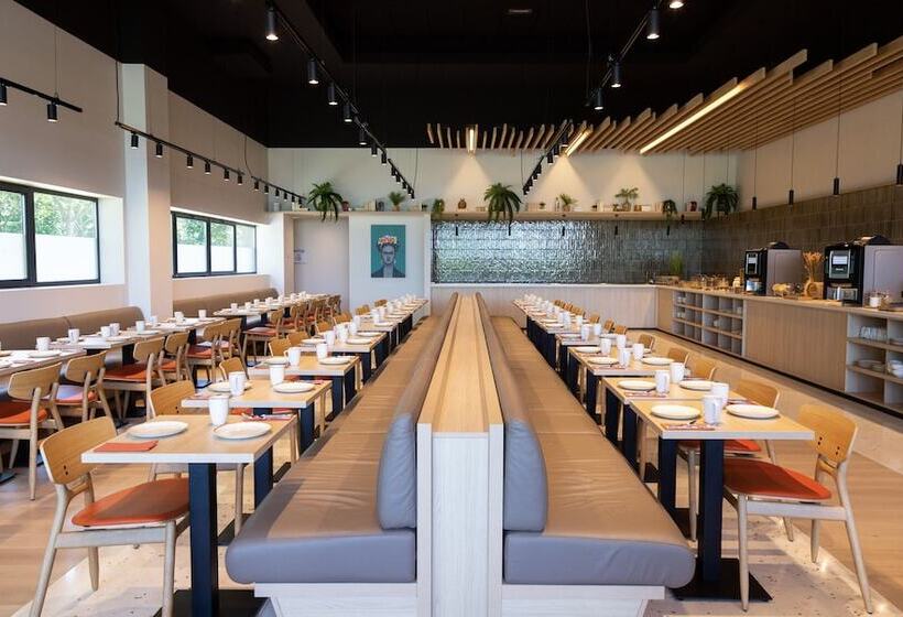 בית מלון כפרי Paxton Paris Mlv