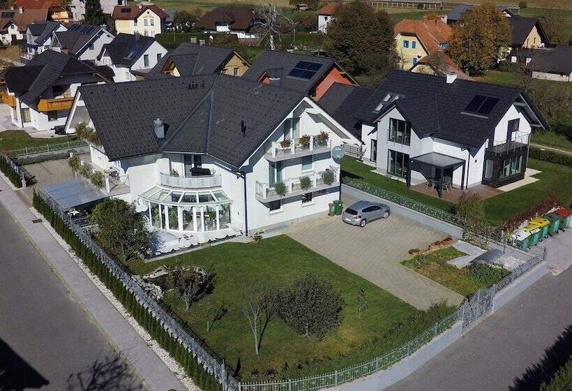 هتل Penzion Kovac