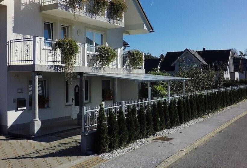 هتل Penzion Kovac