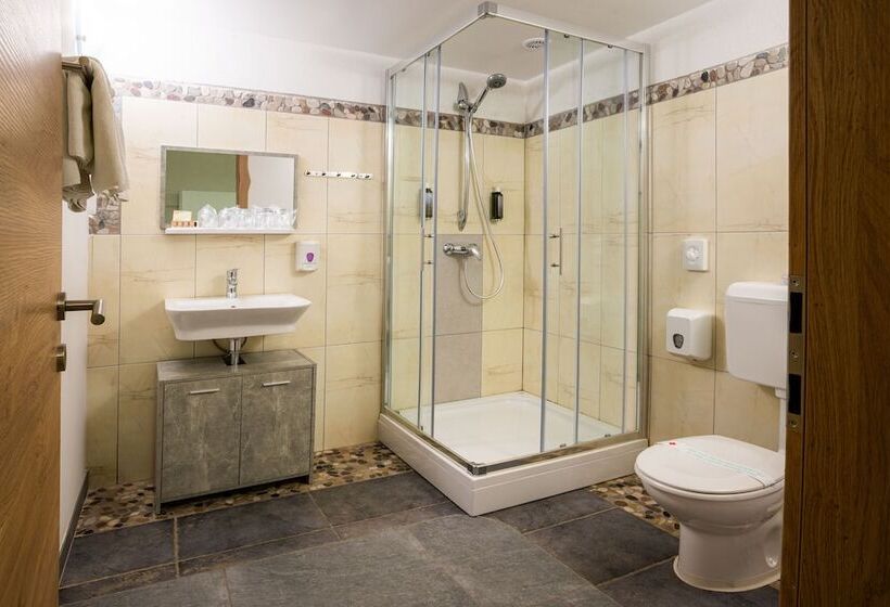 هتل Penzion Kovac