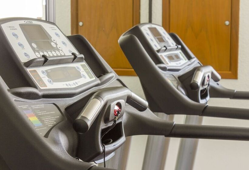 酒店 Quality Inn Mazatlan