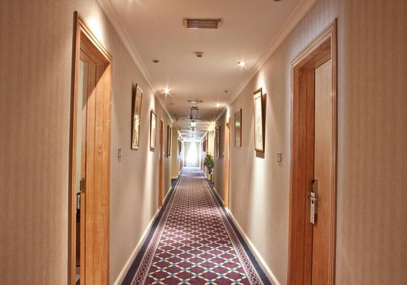 Отель Regal Plaza