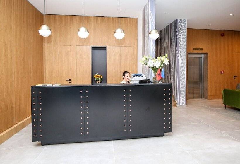 בית מלון כפרי Regina Garden Vlore