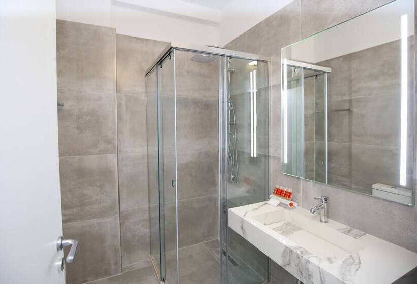 בית מלון כפרי Regina Garden Vlore