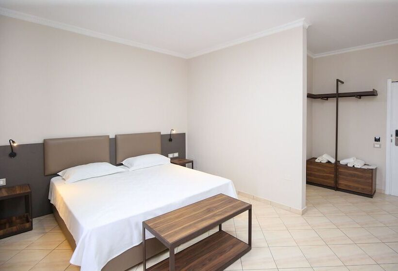 בית מלון כפרי Regina Garden Vlore