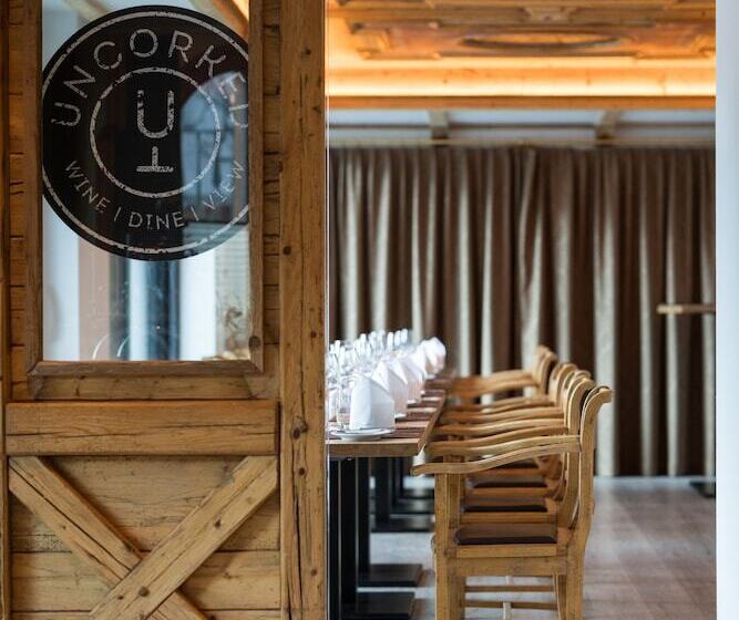 هتل Relais & Chateaux Schonegg