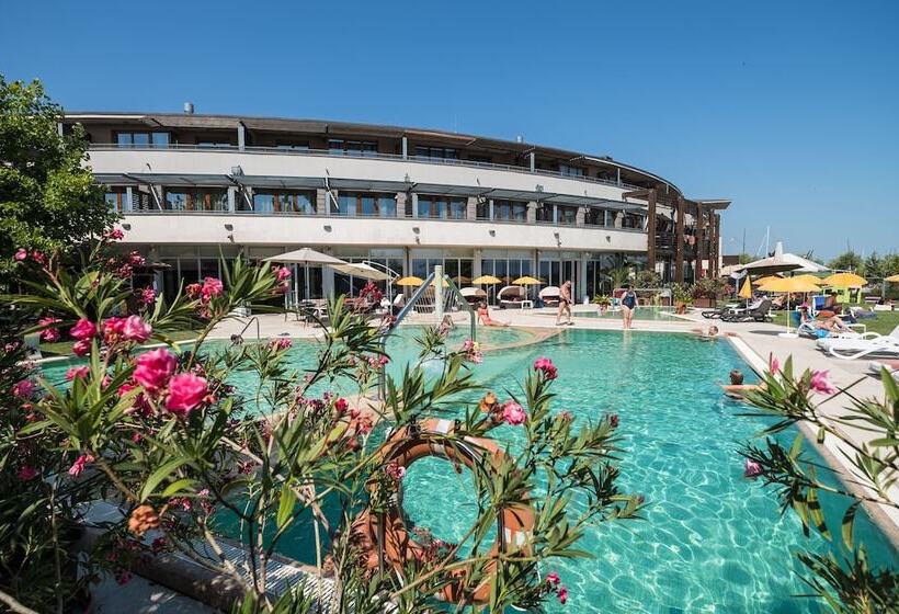 Отель Golden Lake Resort