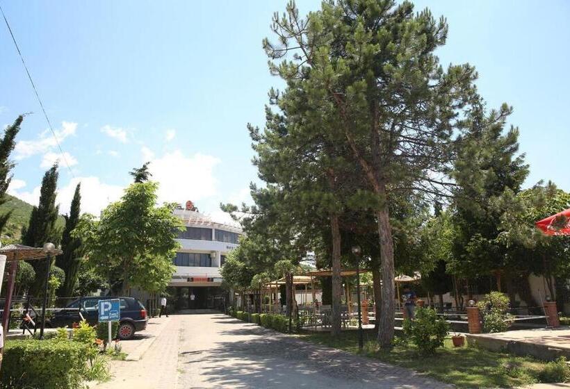 בית מלון כפרי Sirena Pogradec