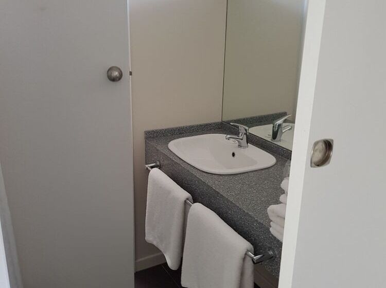 בית מלון כפרי The Avenue