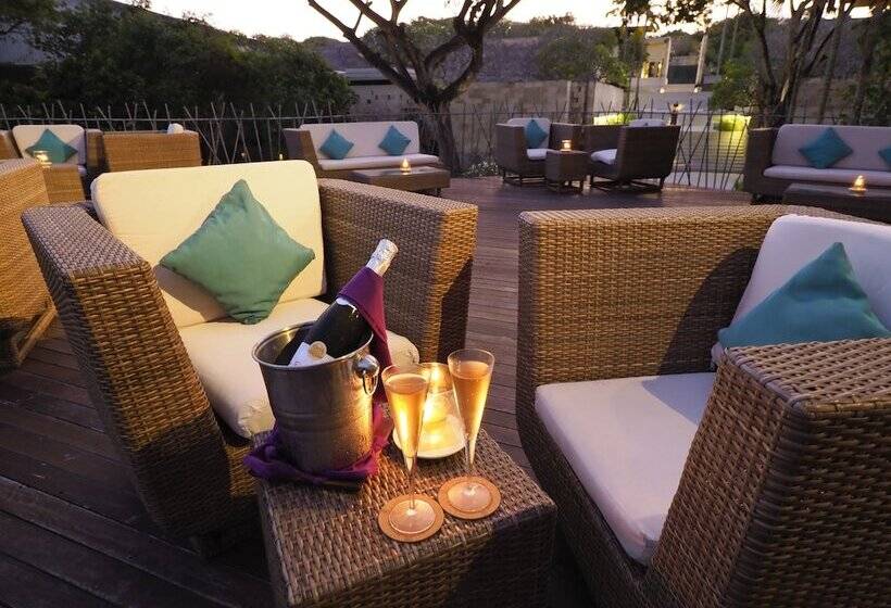 Отель The Bale Nusa Dua By Lifestyleretreats