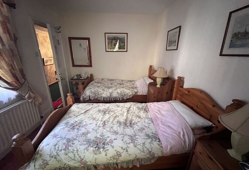 ホテル The Captain S House