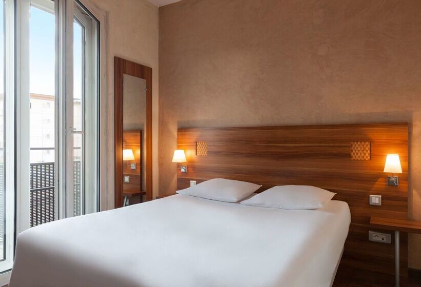 בית מלון כפרי The Originals City, Hôtel Colmar Gare