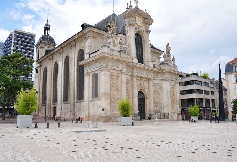 هتل Foch Nancy Gare