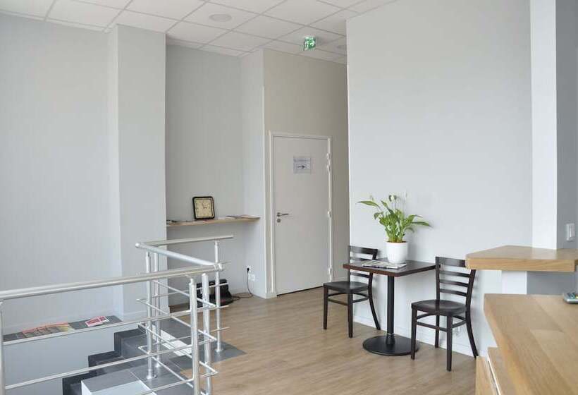 هتل Foch Nancy Gare