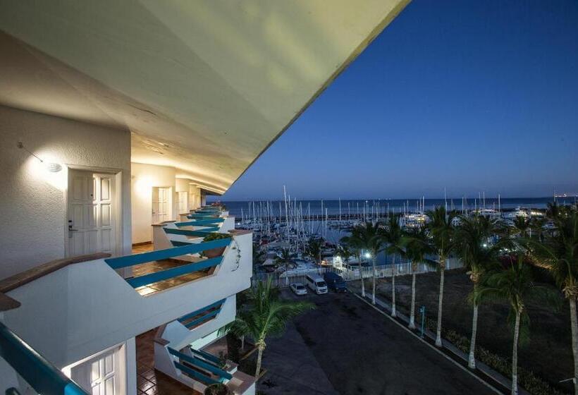 ホテル The Westmarine Waterfront