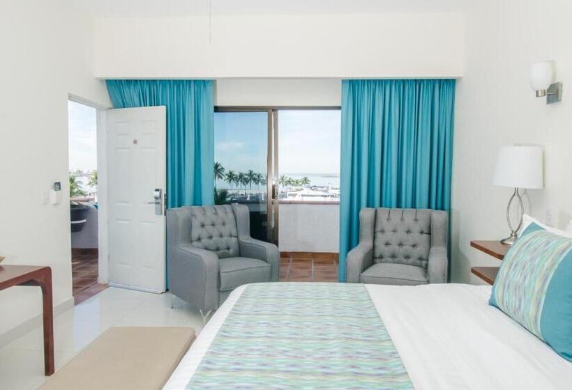 ホテル The Westmarine Waterfront