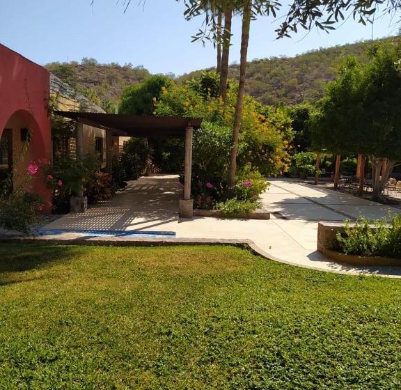 בית מלון כפרי Tripui