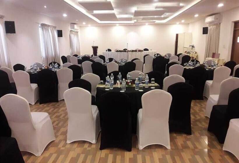 Hotel Resort Village Royal Near Calangute Beach