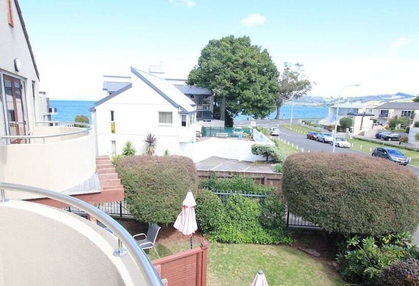 בית מלון כפרי Voyager Apartments Taupo