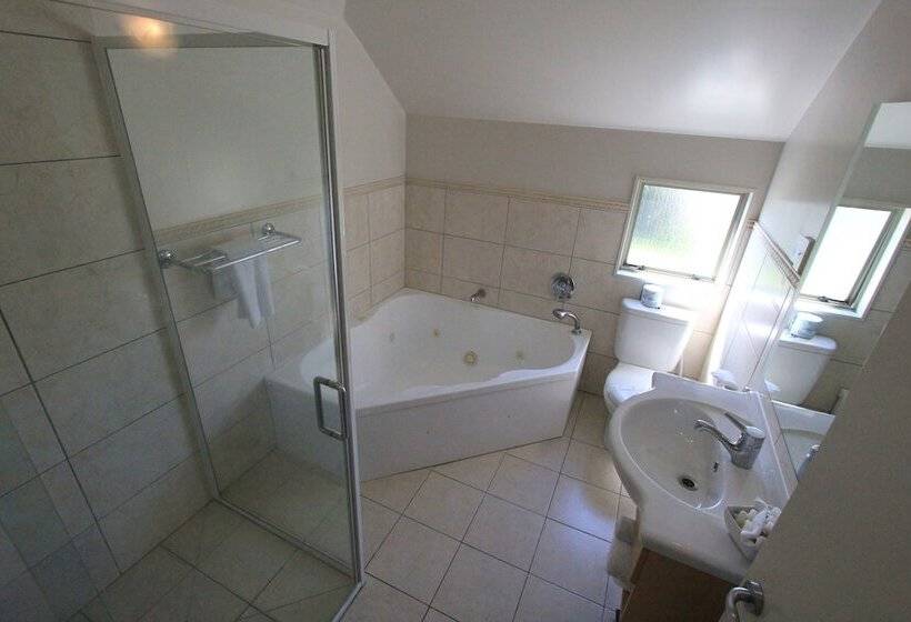 בית מלון כפרי Voyager Apartments Taupo