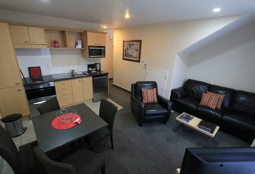 בית מלון כפרי Voyager Apartments Taupo