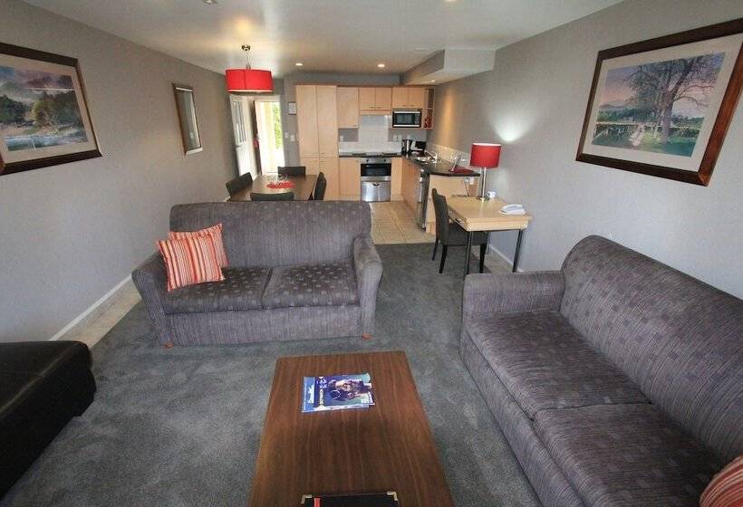 בית מלון כפרי Voyager Apartments Taupo