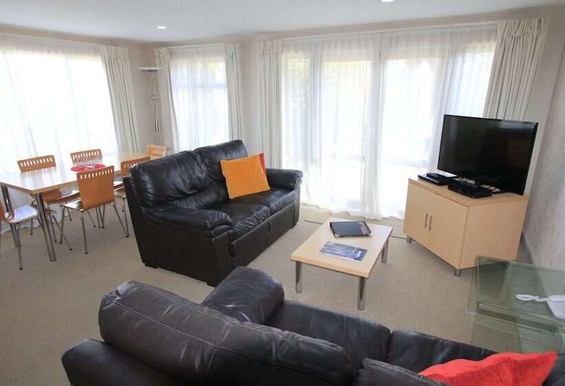 בית מלון כפרי Voyager Apartments Taupo