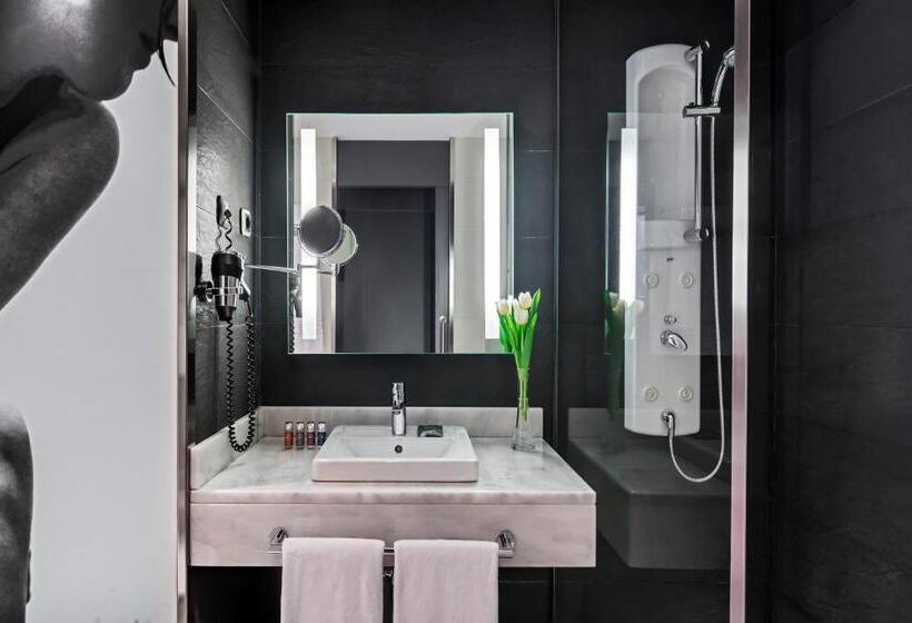 هتل Zentral Castellana Norte