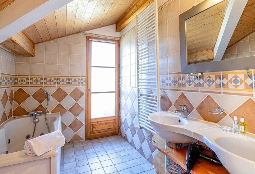 Madame Vacances Les Chalets de L'Altiport