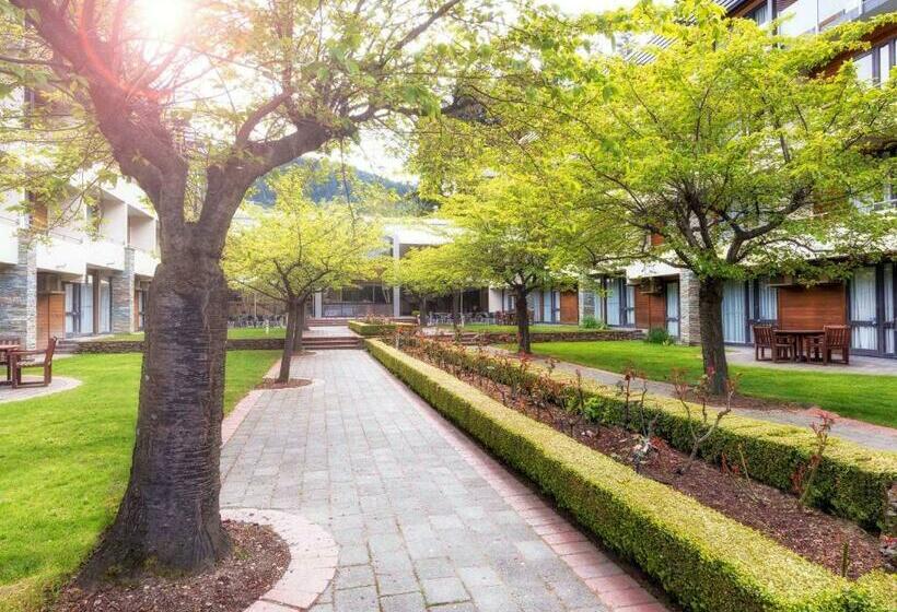 Novotel Queenstown Lakeside