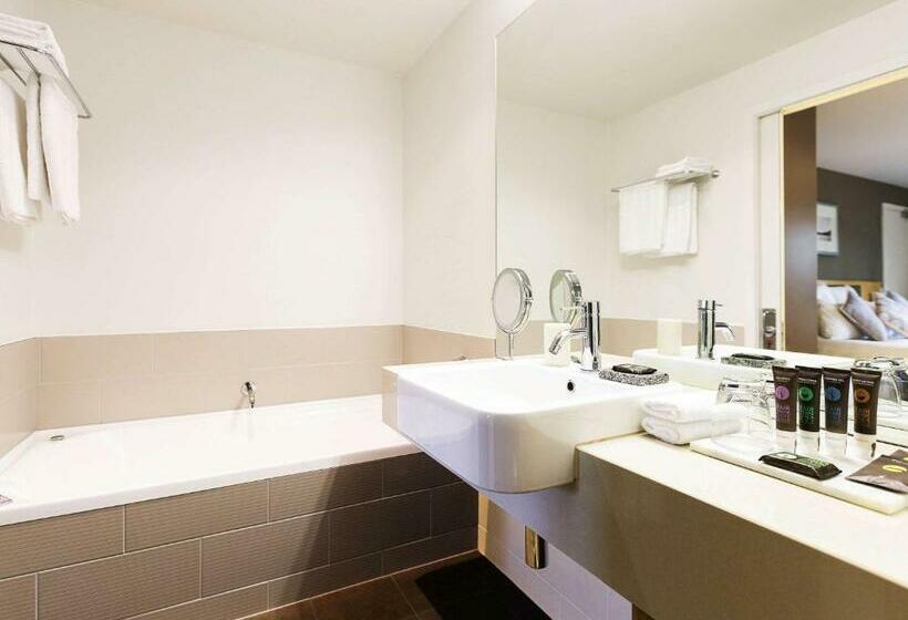 Novotel Queenstown Lakeside