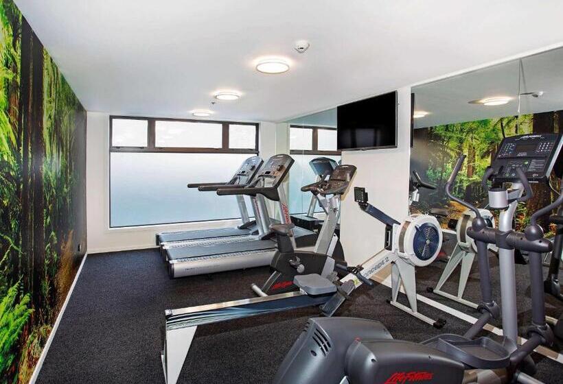 Novotel Queenstown Lakeside