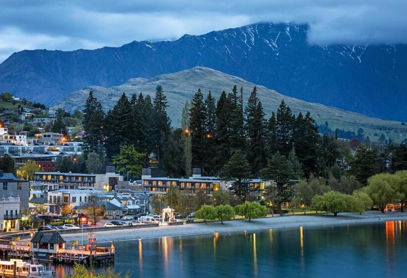 Novotel Queenstown Lakeside