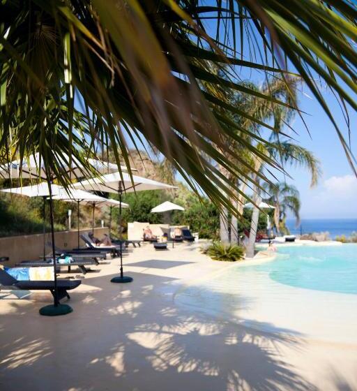 استراحتگاه Villa Enrica   Aeolian Charme