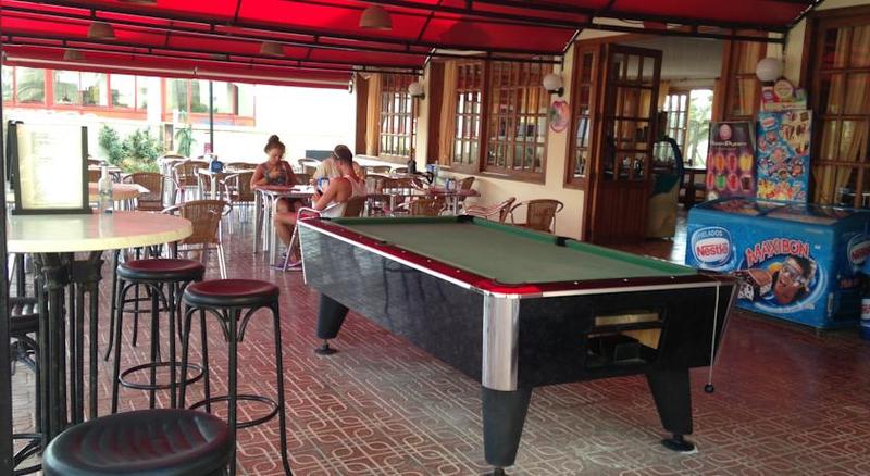 Apartamentos Bahia De San Antonio