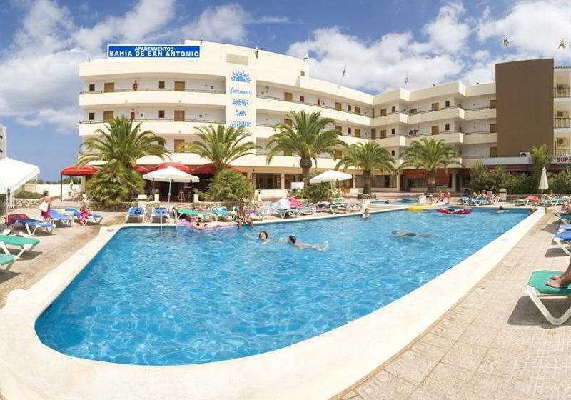 Apartamentos Bahia De San Antonio