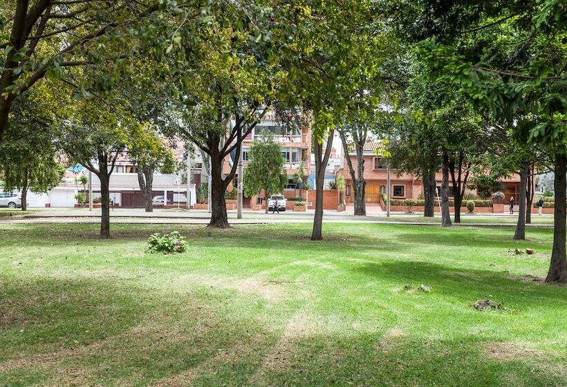 هتل 104 Art Suites