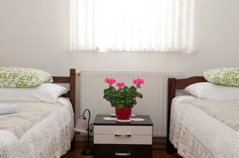 בית מלון כפרי Apartman Urbana Villa