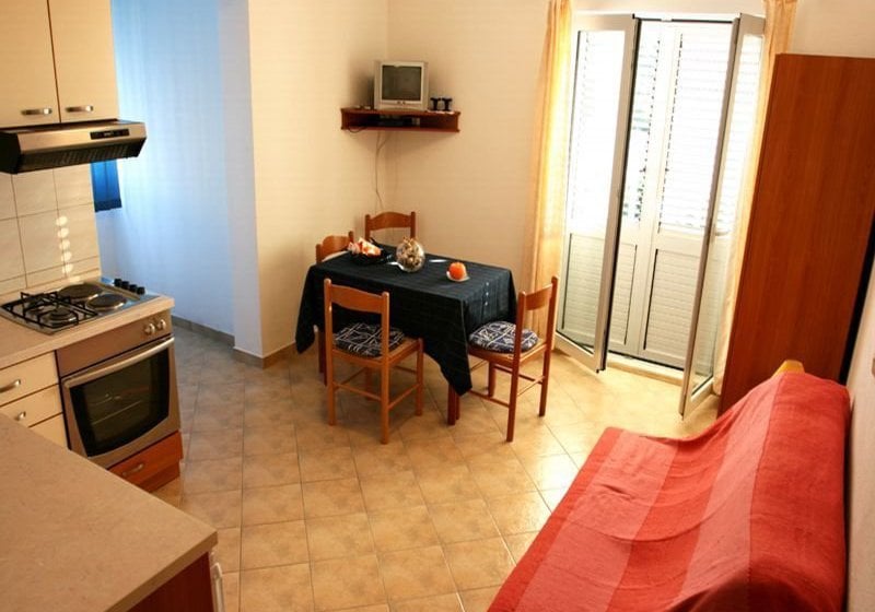 Hotel Apartmani Irena