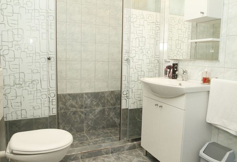 בית מלון כפרי Apartments And Rooms Krizmanic