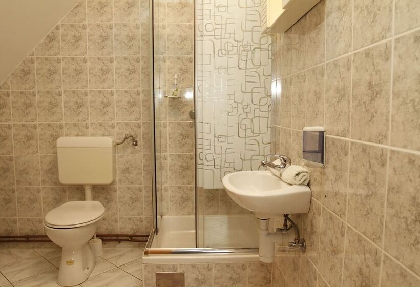 בית מלון כפרי Apartments And Rooms Krizmanic