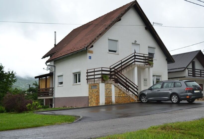 בית מלון כפרי Apartments And Rooms Krizmanic