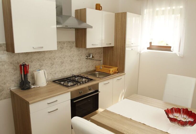 בית מלון כפרי Apartments And Rooms Krizmanic